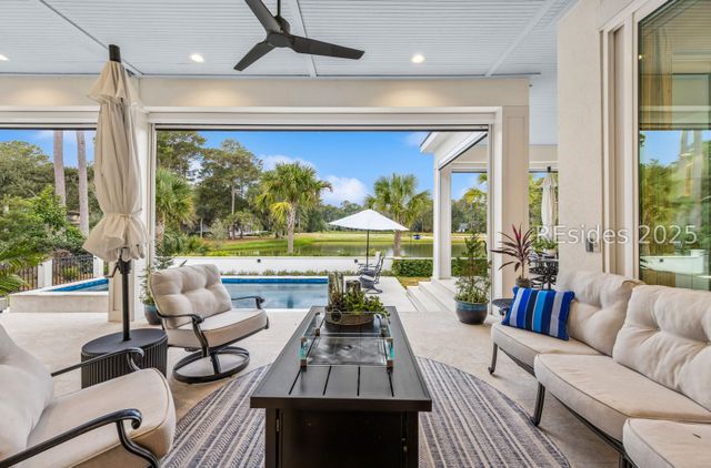 7 Spring Hill Ct, Bluffton, SC 29910