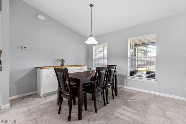 1007 SE 26th TER, Cape Coral, FL 33904