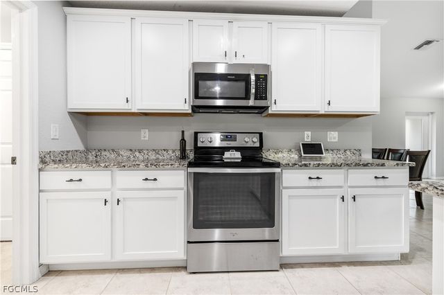 1007 SE 26th TER, Cape Coral, FL 33904