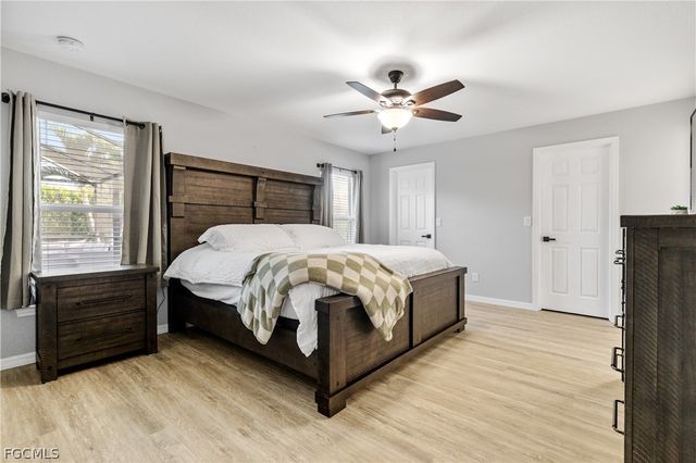 1007 SE 26th TER, Cape Coral, FL 33904