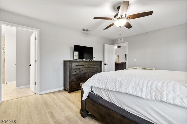 1007 SE 26th TER, Cape Coral, FL 33904