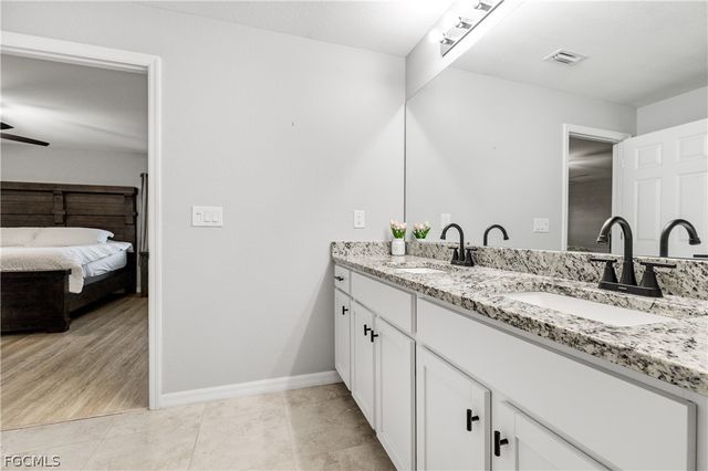 1007 SE 26th TER, Cape Coral, FL 33904