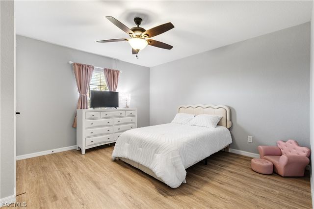 1007 SE 26th TER, Cape Coral, FL 33904