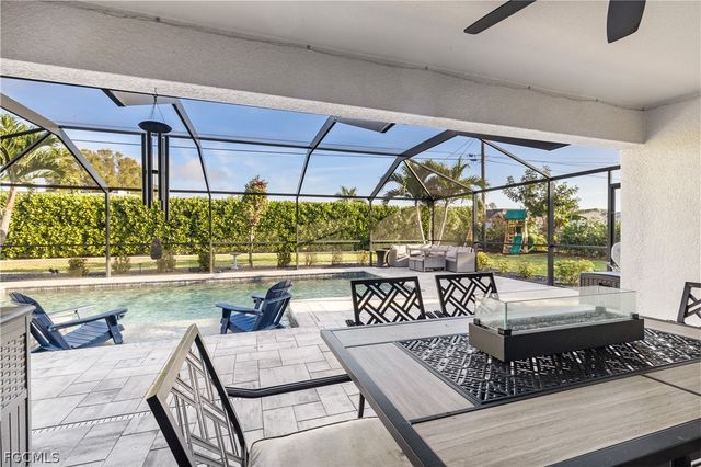 1007 SE 26th TER, Cape Coral, FL 33904