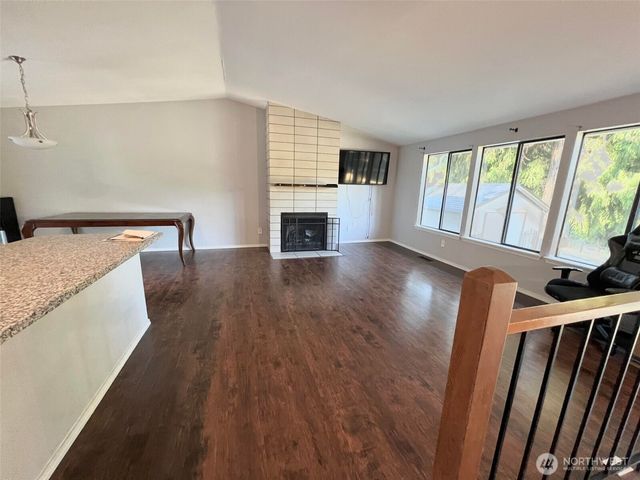 156 S 358th Street, Federal Way, WA 98003