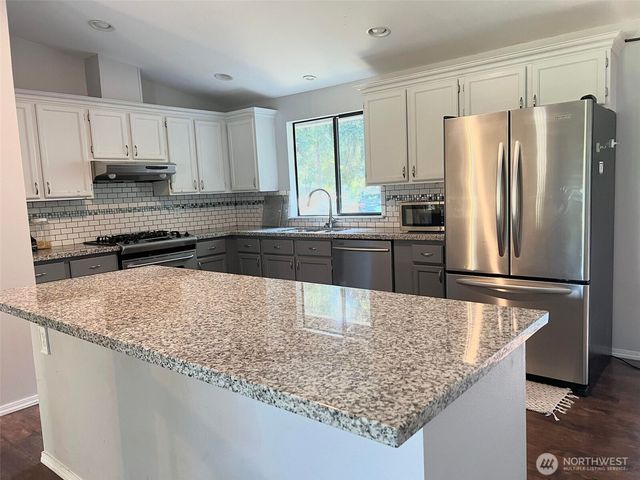 156 S 358th Street, Federal Way, WA 98003