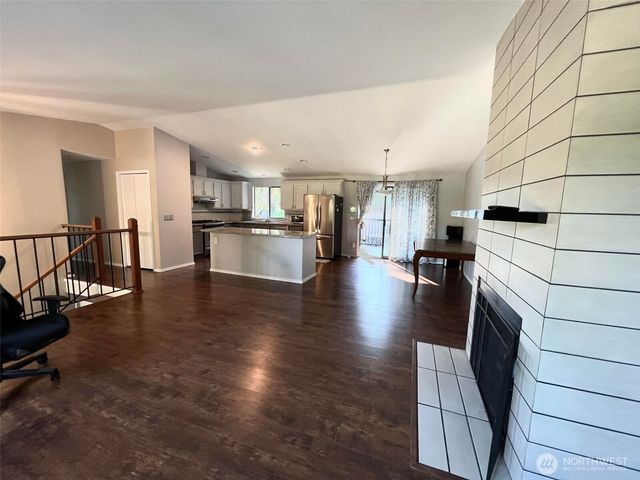 156 S 358th Street, Federal Way, WA 98003