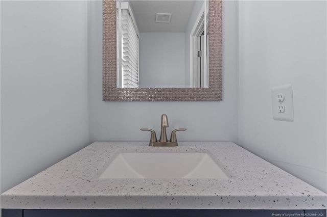 2486 Lakeheath Court, Fayetteville, NC 28306