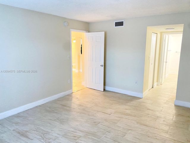 4205 N University Drive 212, Sunrise, FL 33351