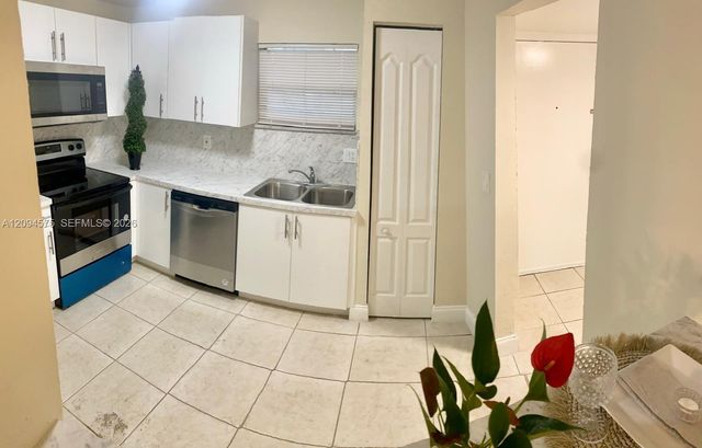 4205 N University Drive 212, Sunrise, FL 33351
