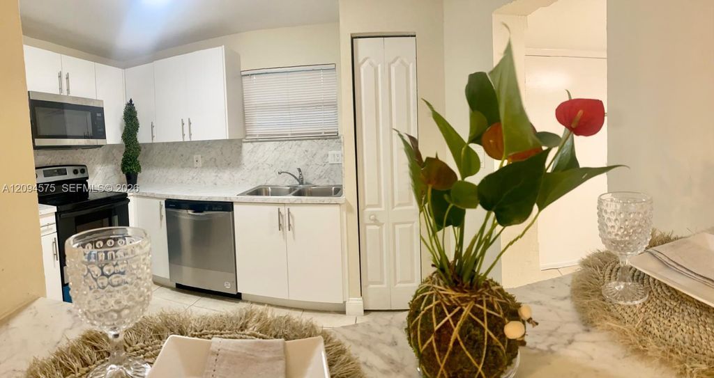 4205 N University Drive 212, Sunrise, FL 33351