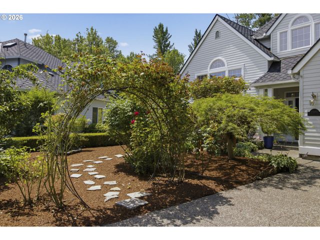 19180 Nw NORTHSHORE Ct, Portland, OR 97229