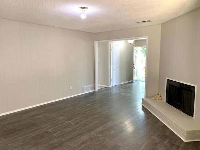 5340 Westminster Court N, Fort Worth, TX 76133