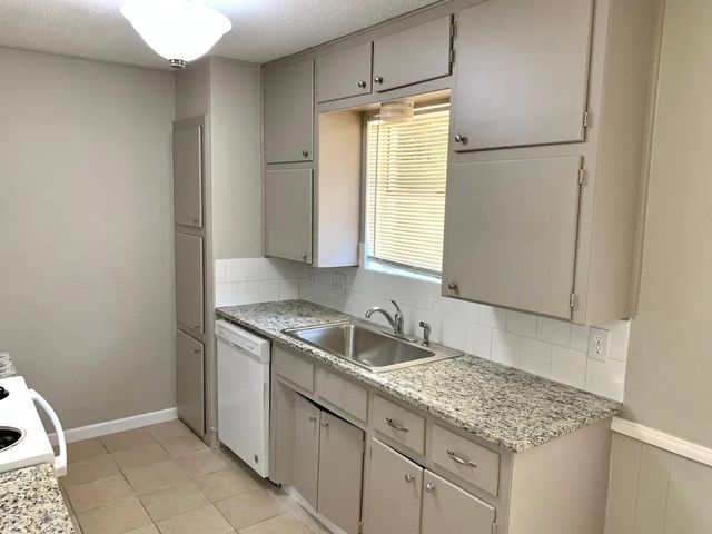 5340 Westminster Court N, Fort Worth, TX 76133