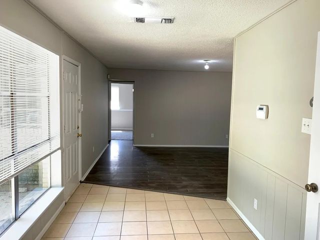 5340 Westminster Court N, Fort Worth, TX 76133