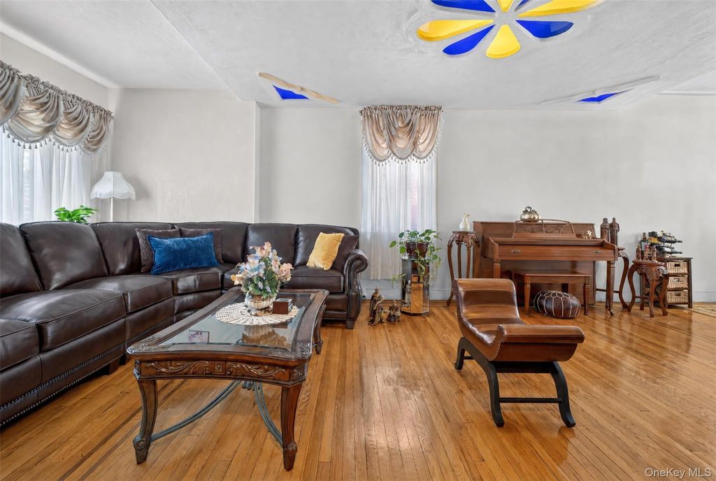 2518 Glebe Avenue, Bronx, NY 10461 — photo 3