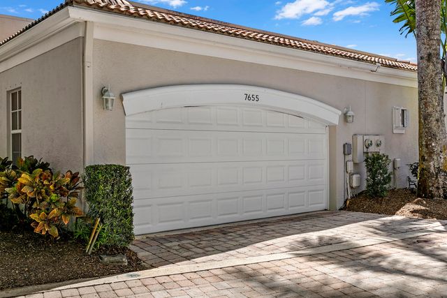 7655 Estuary Court, West Palm Beach, FL 33412