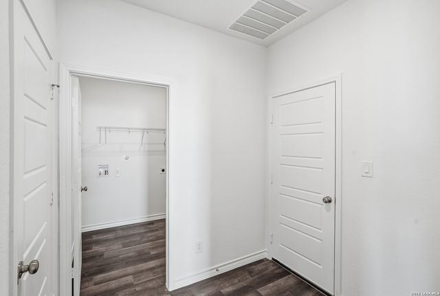 519 NIGHTINGALE AVENUE, Marion, TX 78124