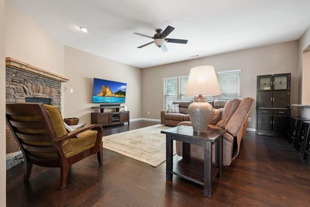 301 Hill Top Overlook, Canton, GA 30114