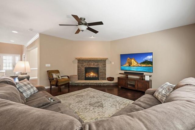 301 Hill Top Overlook, Canton, GA 30114