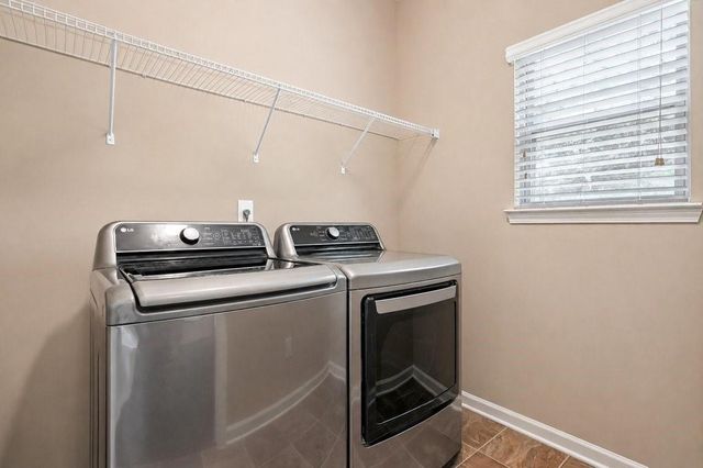 301 Hill Top Overlook, Canton, GA 30114