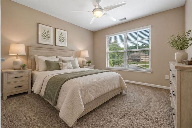 301 Hill Top Overlook, Canton, GA 30114