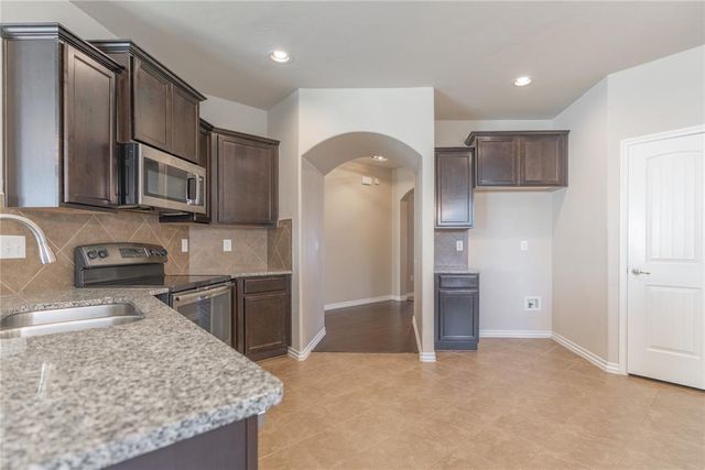 9712 Allie Hope Lane, Yukon, OK 73099