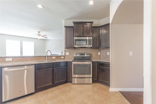 9712 Allie Hope Lane, Yukon, OK 73099