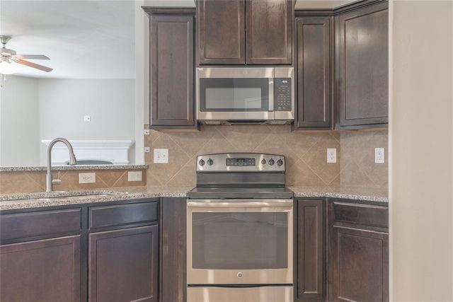 9712 Allie Hope Lane, Yukon, OK 73099