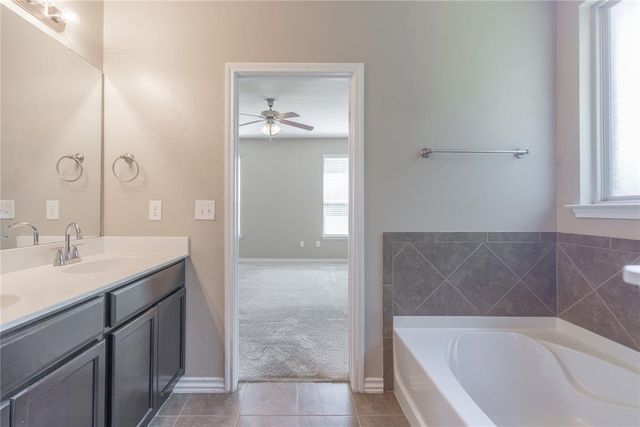 9712 Allie Hope Lane, Yukon, OK 73099