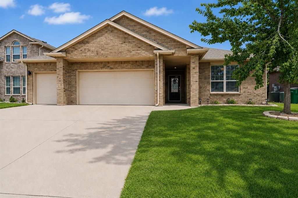 9712 Allie Hope Lane, Yukon, OK 73099