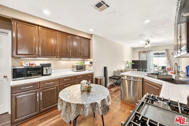 6236 Lindley Avenue, Los Angeles, CA 91316