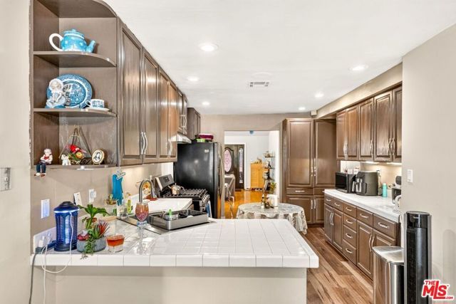 6236 Lindley Avenue, Los Angeles, CA 91316