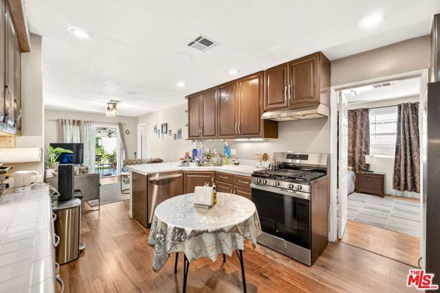 6236 Lindley Avenue, Los Angeles, CA 91316