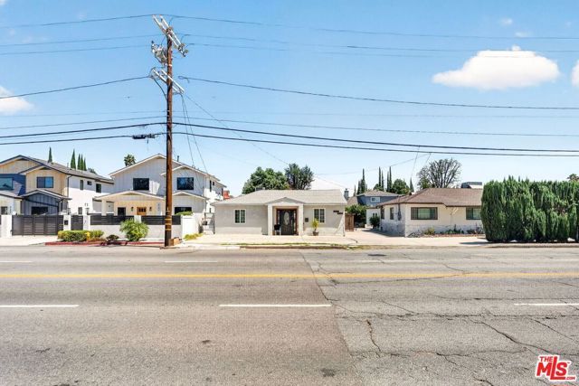 6236 Lindley Avenue, Los Angeles, CA 91316