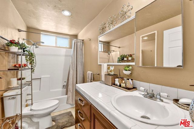 6236 Lindley Avenue, Los Angeles, CA 91316