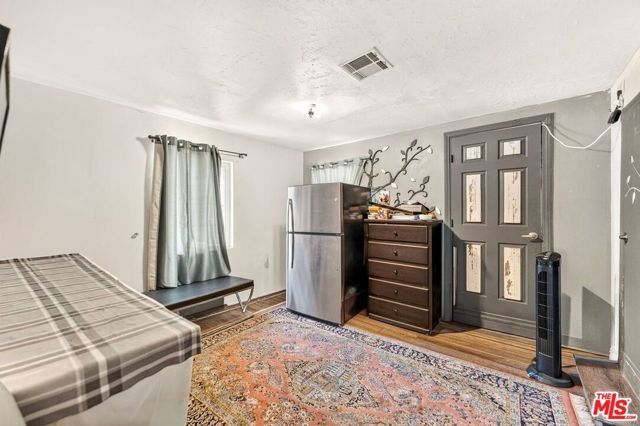 6236 Lindley Avenue, Los Angeles, CA 91316