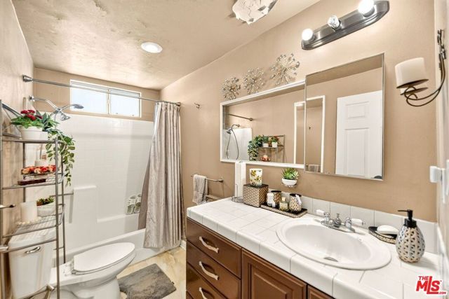 6236 Lindley Avenue, Los Angeles, CA 91316
