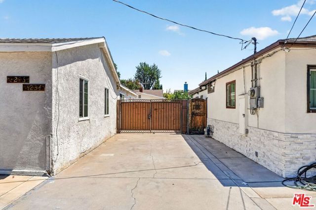 6236 Lindley Avenue, Los Angeles, CA 91316