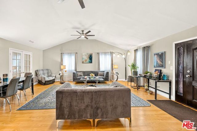 6236 Lindley Avenue, Los Angeles, CA 91316