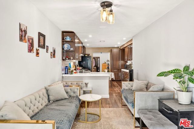 6236 Lindley Avenue, Los Angeles, CA 91316