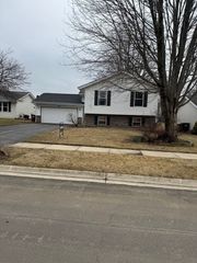 6371 Tramore Lane, Rockford, IL 61107