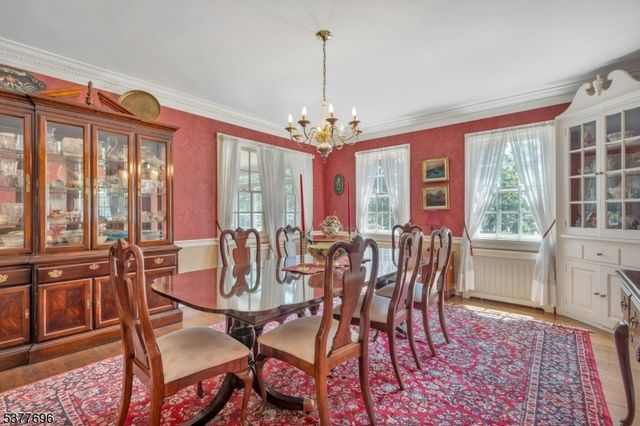 174 Paramus Rd, Paramus Boro, NJ 07652