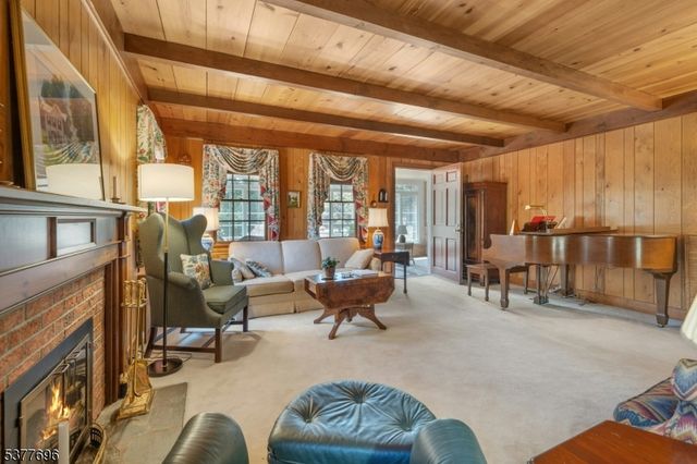 174 Paramus Rd, Paramus Boro, NJ 07652