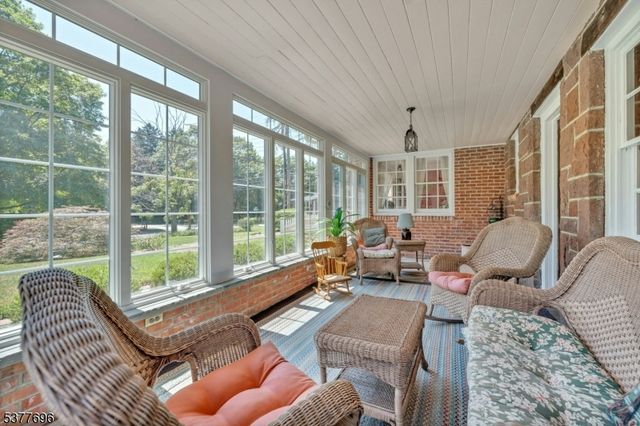 174 Paramus Rd, Paramus Boro, NJ 07652