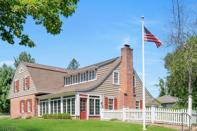 174 Paramus Rd, Paramus Boro, NJ 07652