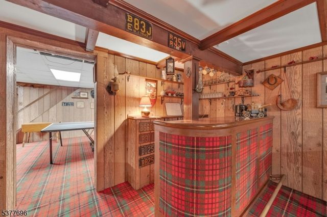 174 Paramus Rd, Paramus Boro, NJ 07652