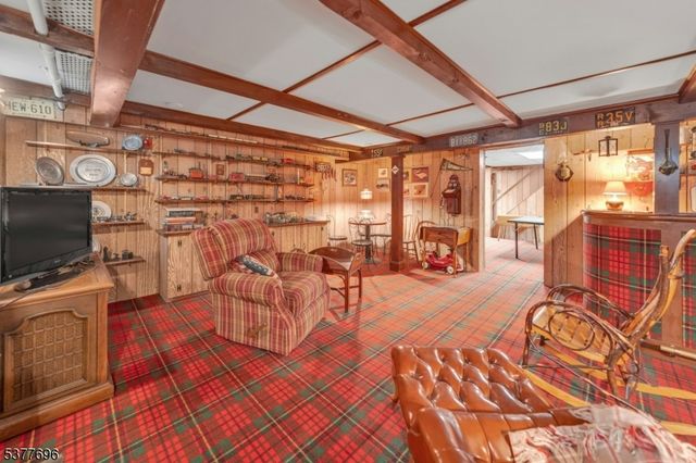 174 Paramus Rd, Paramus Boro, NJ 07652