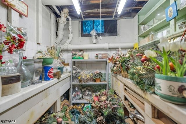 174 Paramus Rd, Paramus Boro, NJ 07652