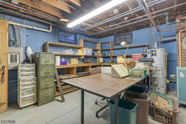 174 Paramus Rd, Paramus Boro, NJ 07652